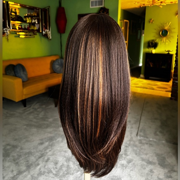 Wig - Picture 5 of 7